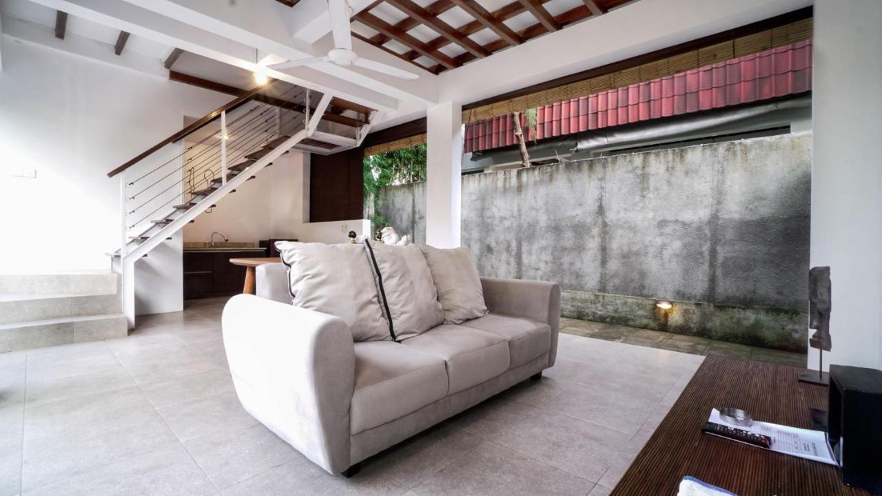 The Lumbung Wood Villa Seminyak Exterior foto