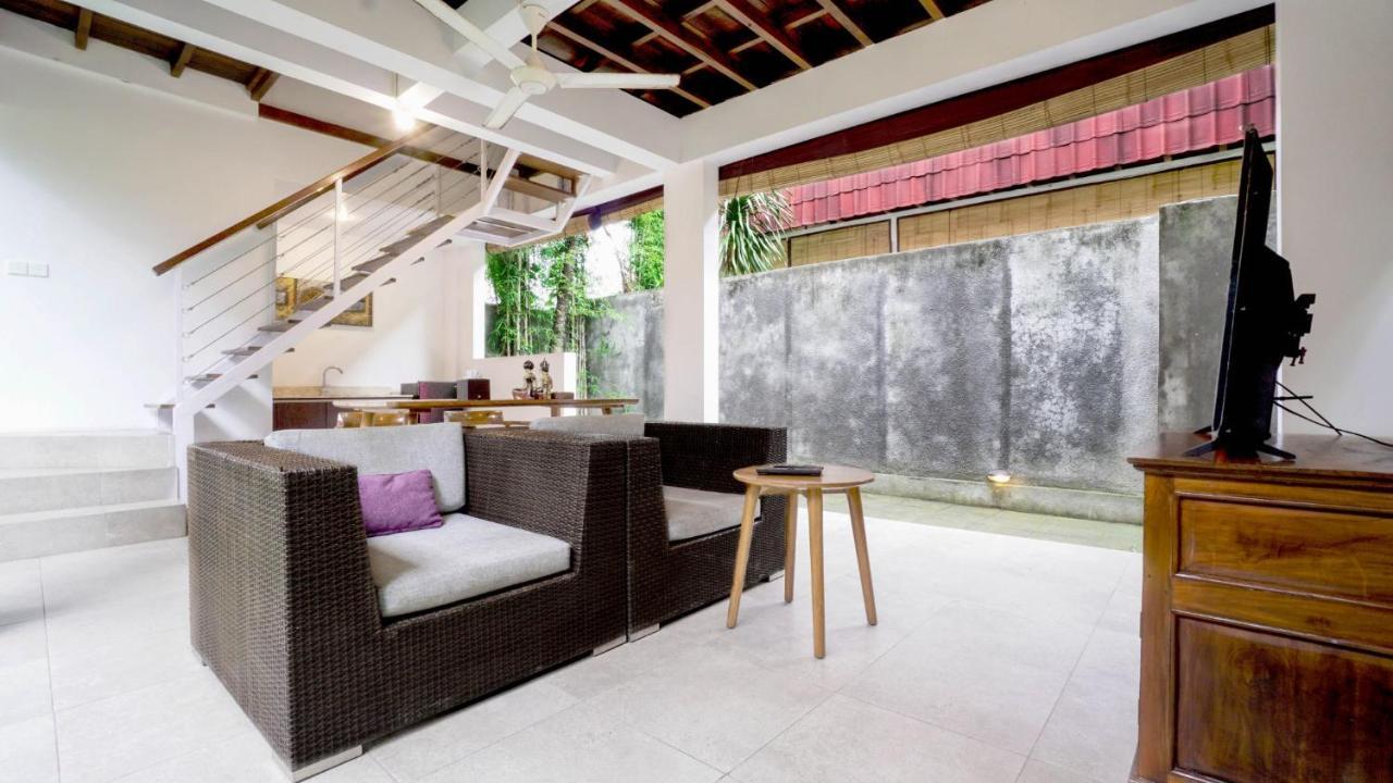 The Lumbung Wood Villa Seminyak Exterior foto